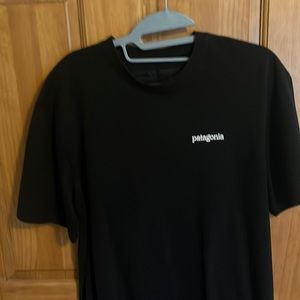 Patagonia men’s t shirt size medium